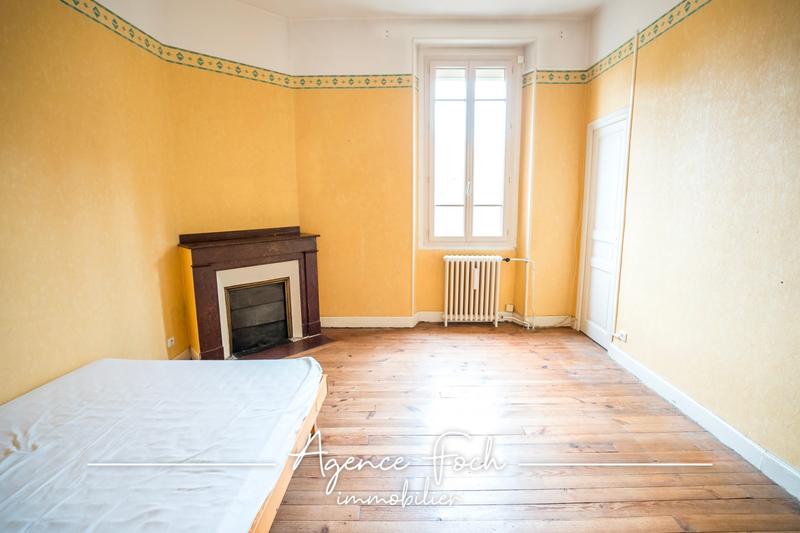 Maison - 245 m² - 10 pièces