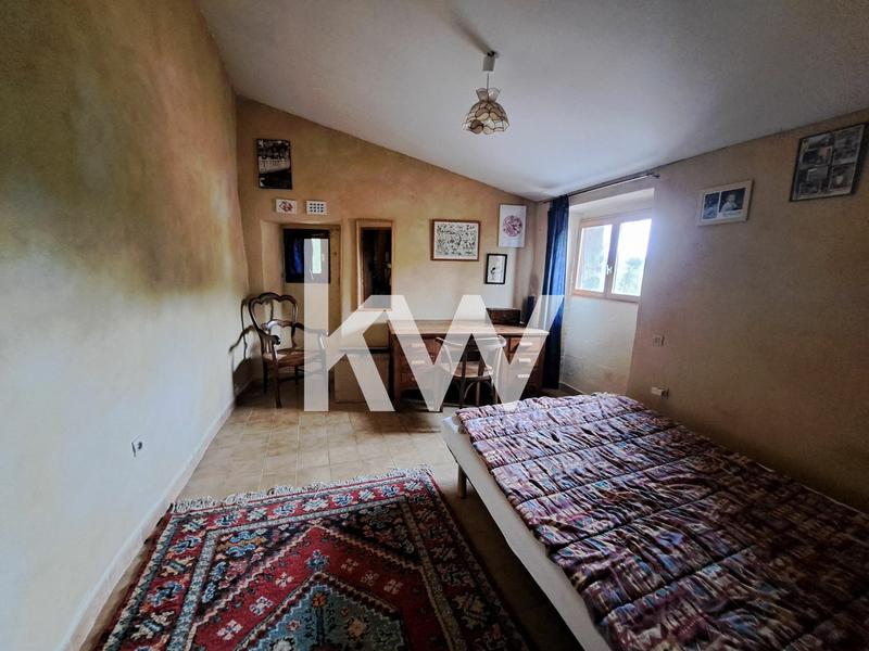 Maison - 245 m² - 10 pièces