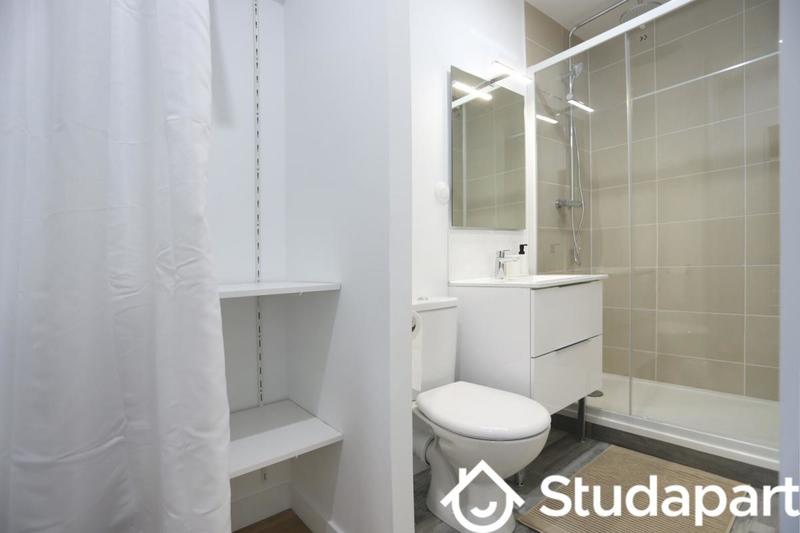 Chambre - 14 m² - 1 pièce