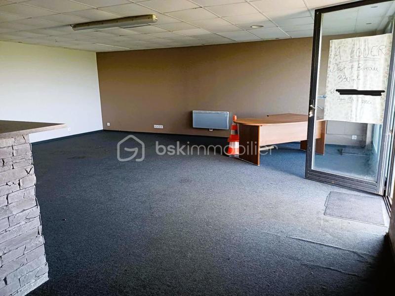 Local commercial - 142 m² - 3 pièces