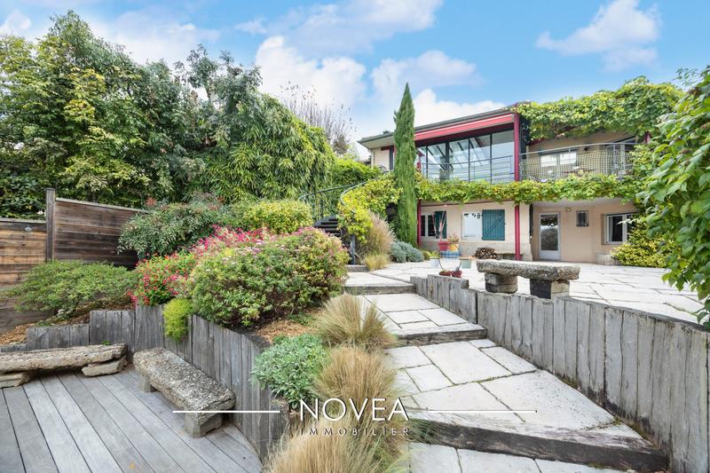 Maison ancienne - 205 m² - 8 pièces