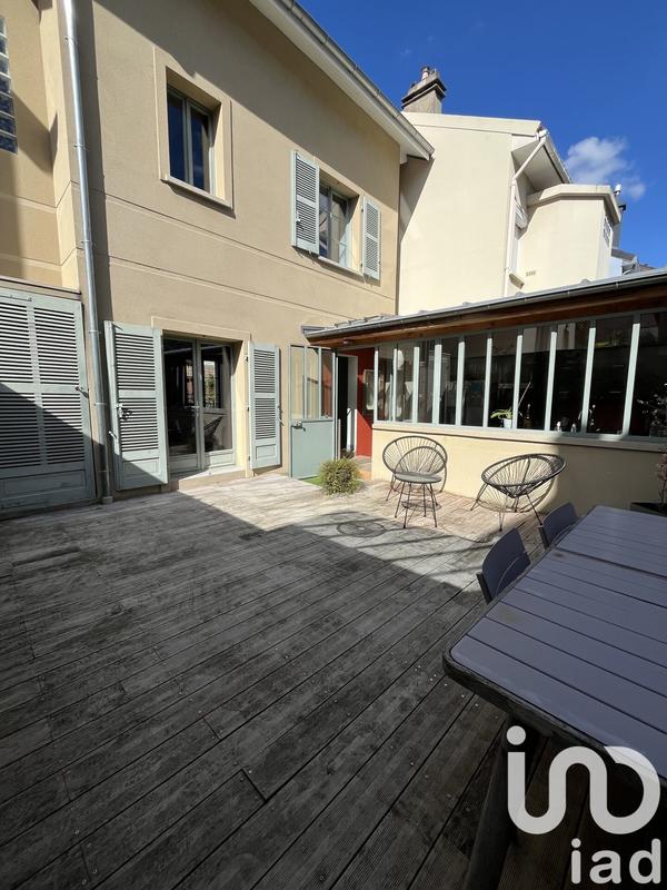 Maison - 200 m² - 6 pièces