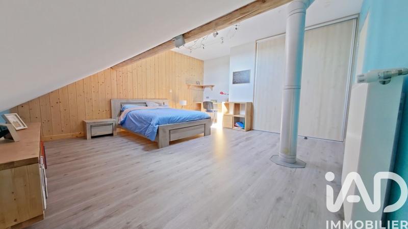 Maison - 217 m² - 6 pièces