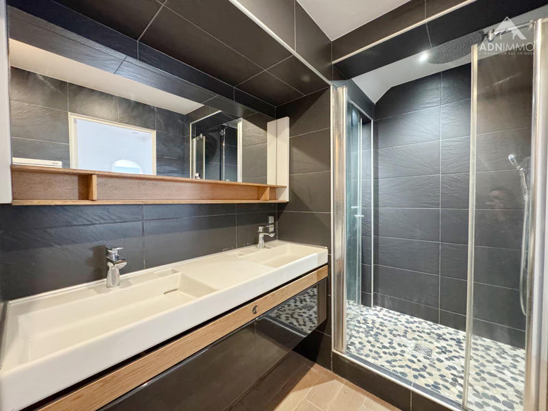 Appartement - 97 m² - 4 pièces