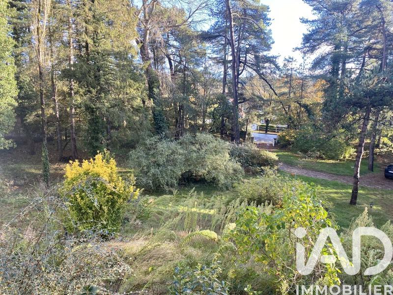 Maison - 235 m² - 10 pièces