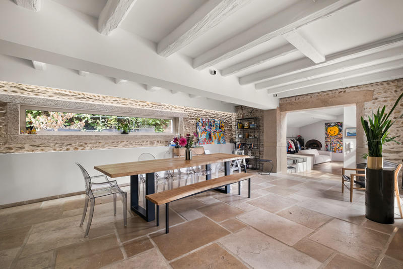 Maison - 270 m² - 8 pièces