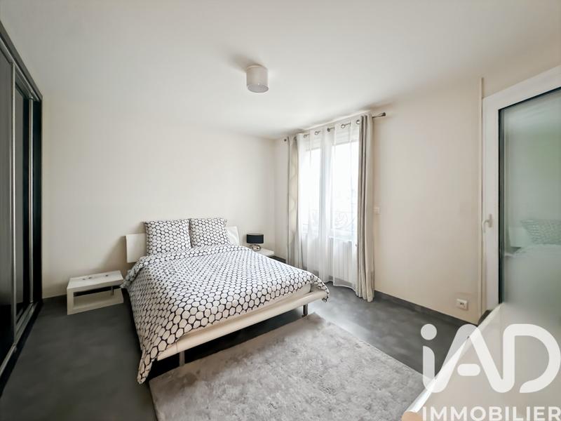 Maison - 270 m² - 8 pièces