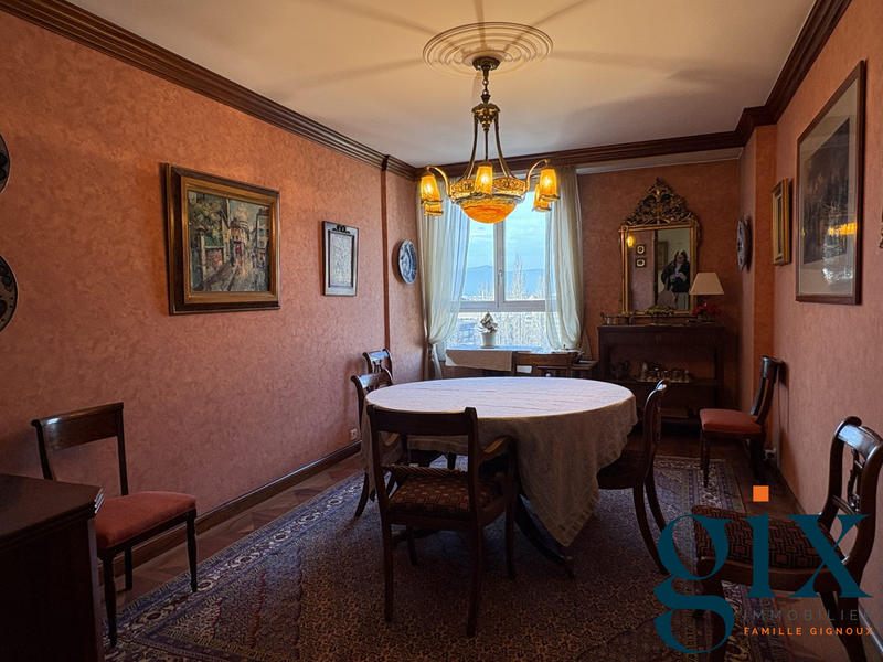 Appartement - 172 m² - 6 pièces