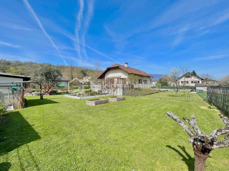 Maison traditionnelle - 140 m² - 6 pièces