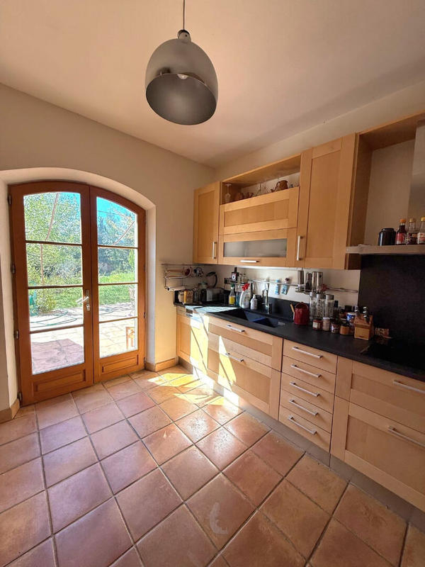 Maison - 200 m² - 7 pièces