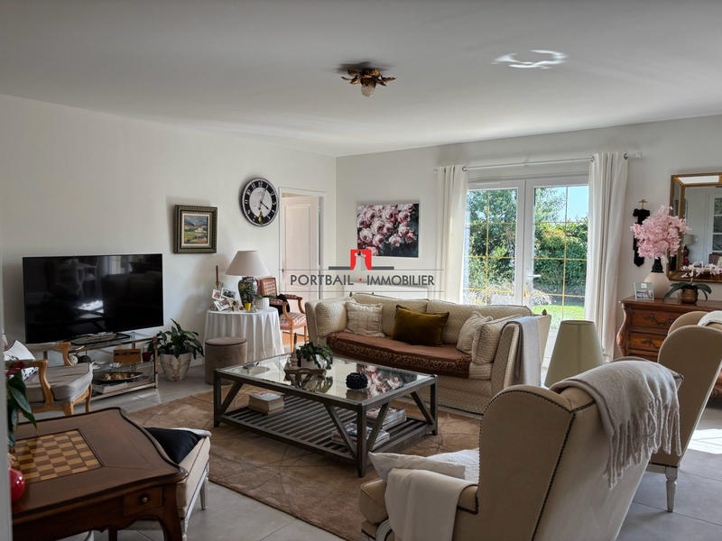 Maison - 200 m² - 6 pièces