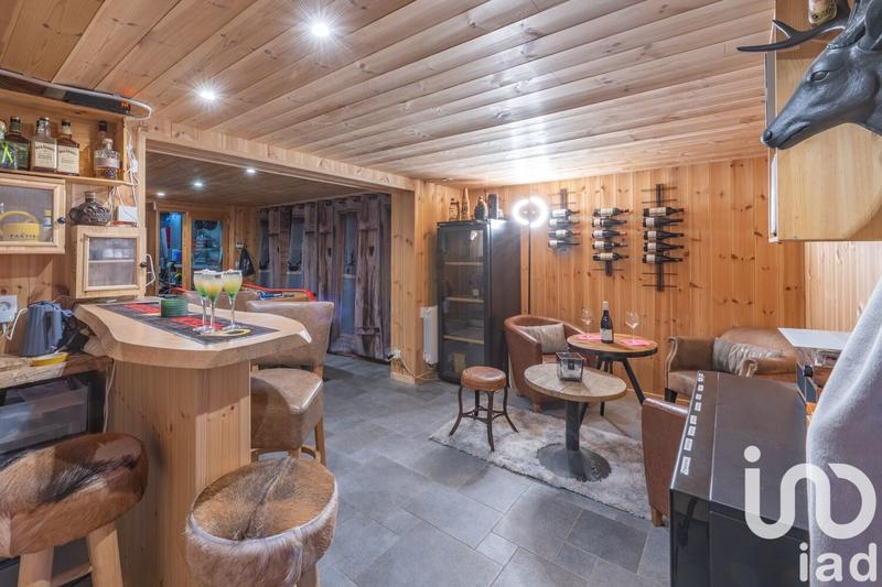 Châlet - 223 m² - 9 pièces