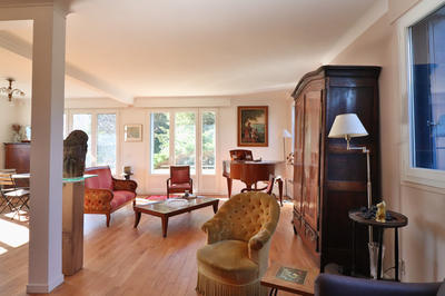 Maison - 220 m² - 7 pièces