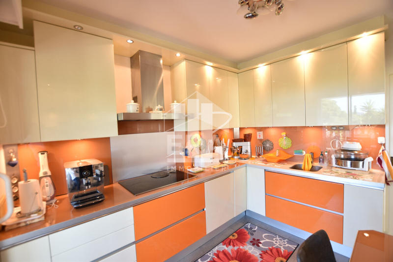 Appartement - 93 m² - 3 pièces