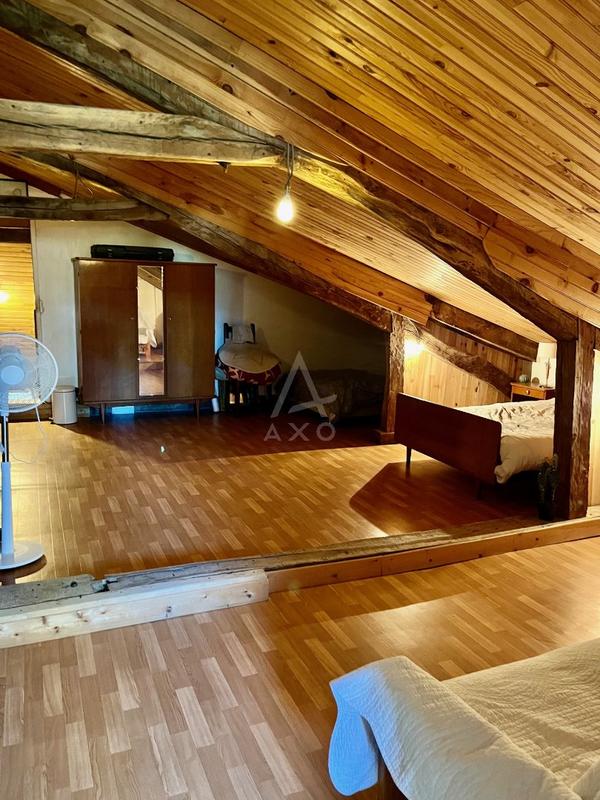 Maison - 204 m² - 6 pièces