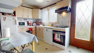 Maison traditionnelle - 76 m² - 4 pièces