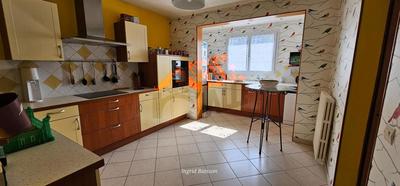 Maison - 170 m² - 9 pièces