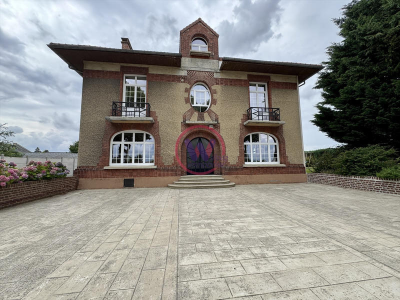 Maison - 237 m² - 7 pièces