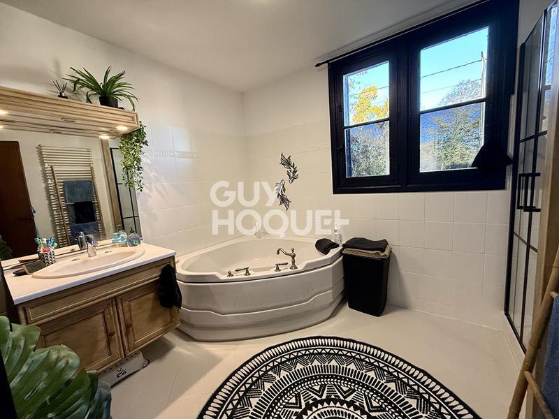 Maison - 216 m² - 10 pièces