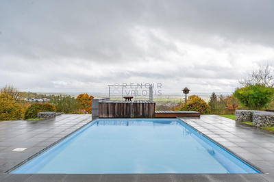 Maison - 320 m² - 7 pièces