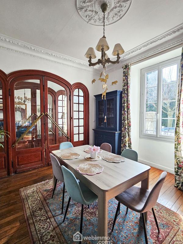 Maison de maîtres - 340 m² - 14 pièces