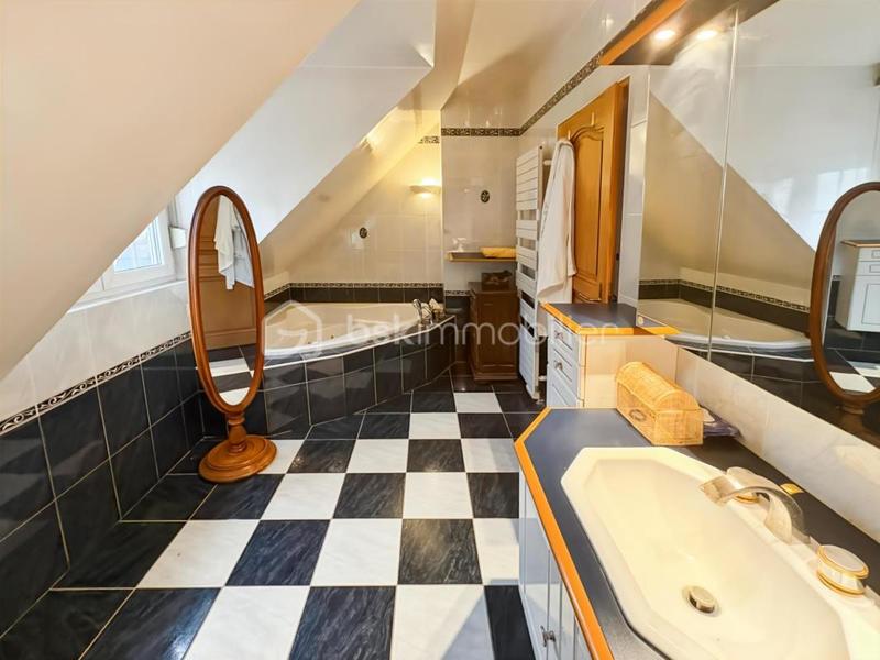 Maison en pierre - 180 m² - 7 pièces