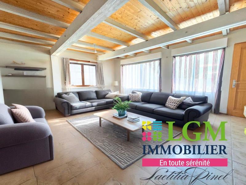 Maison - 206 m² - 8 pièces