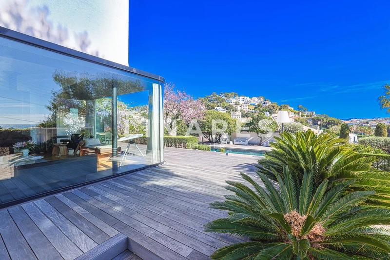 Villa - 250 m² - 5 pièces