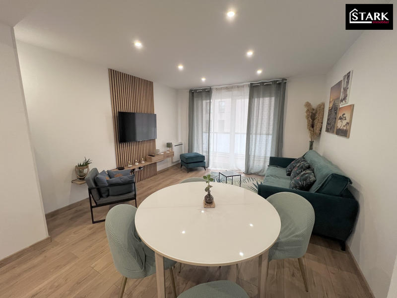 Appartement - 90 m² - 4 pièces