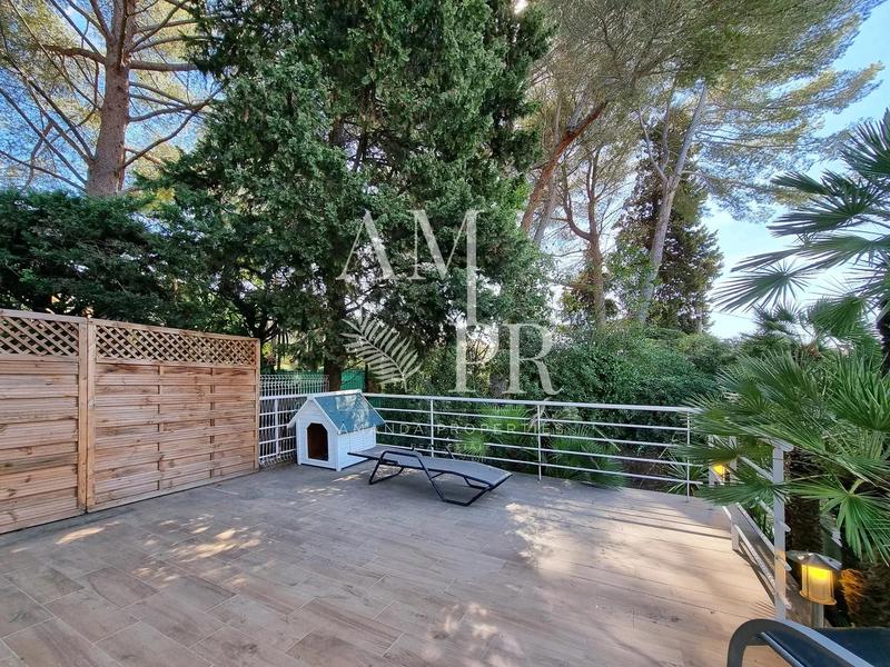 Villa - 200 m² - 6 pièces