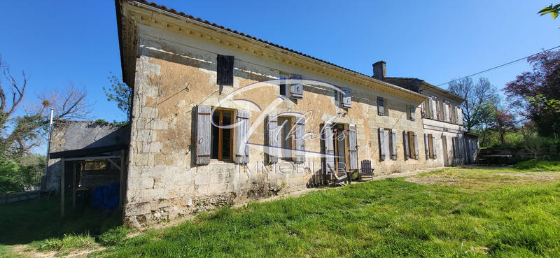 Maison ancienne - 226 m² - 10 pièces