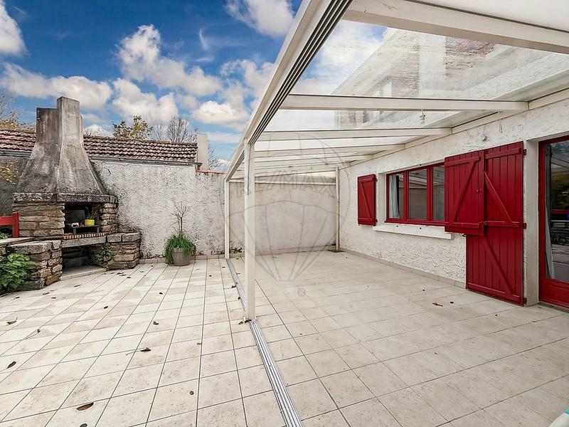 Maison - 161 m² - 5 pièces