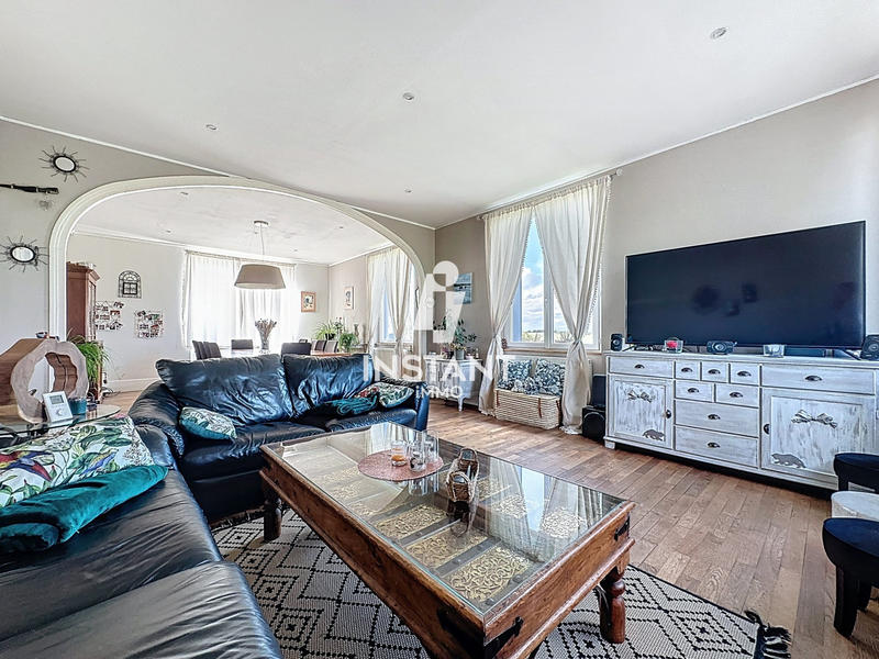 Maison ancienne - 228 m² - 7 pièces