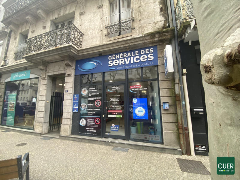 Local commercial - 153 m² - 5 pièces