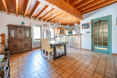 Villa - 252 m² - 6 pièces