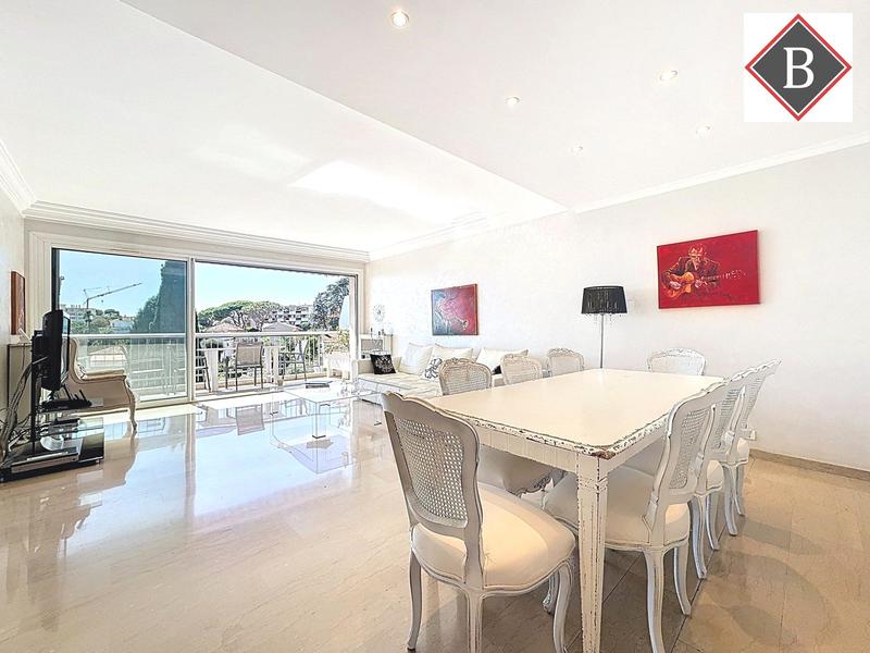 Appartement - 100 m² - 4 pièces