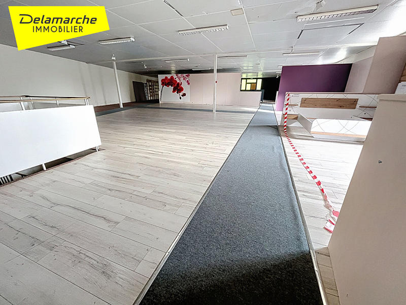 Local commercial - 1 893 m²