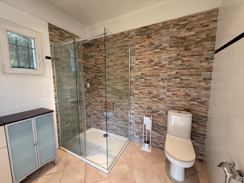 Villa - 300 m² - 6 pièces