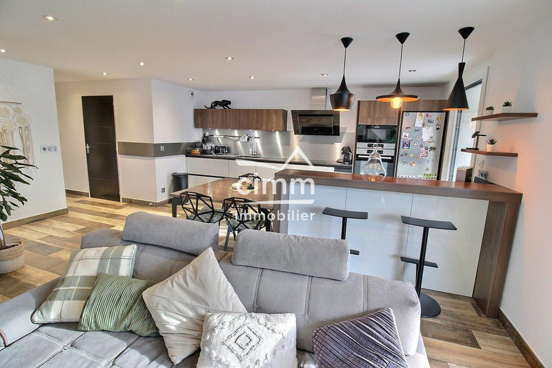 Appartement - 86 m² - 4 pièces