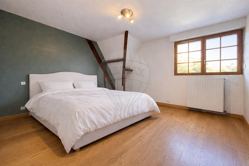 Maison - 260 m² - 7 pièces