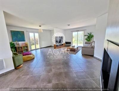 Maison - 143 m² - 5 pièces