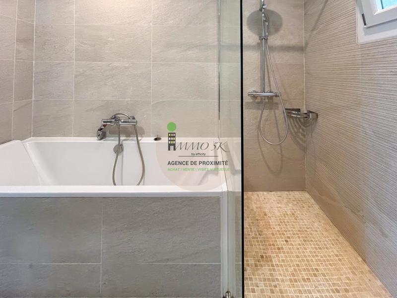 Maison - 211 m² - 8 pièces