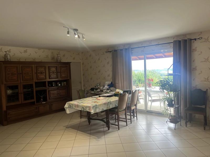 Maison - 133 m² - 6 pièces