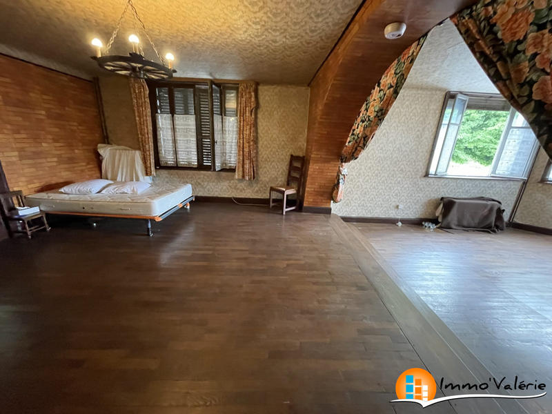 Maison - 306 m² - 10 pièces