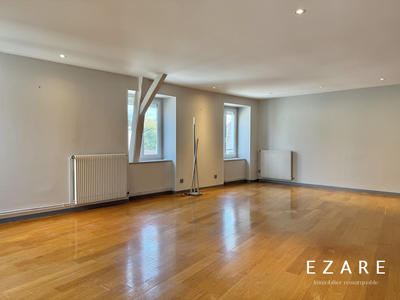 Appartement - 216 m² - 5 pièces