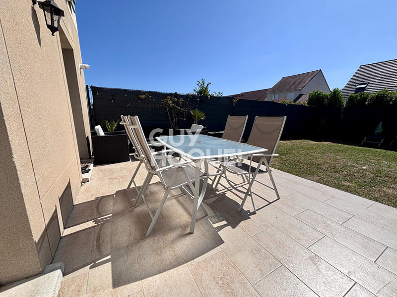 Maison - 90 m² - 5 pièces