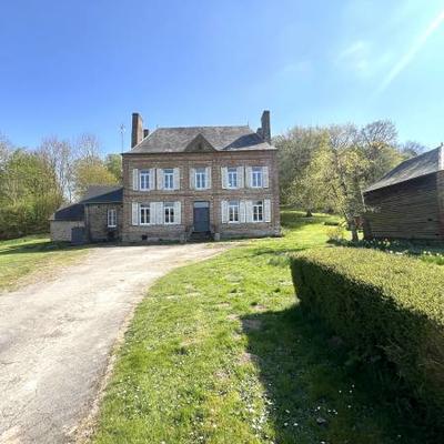 Maison - 201 m² - 9 pièces