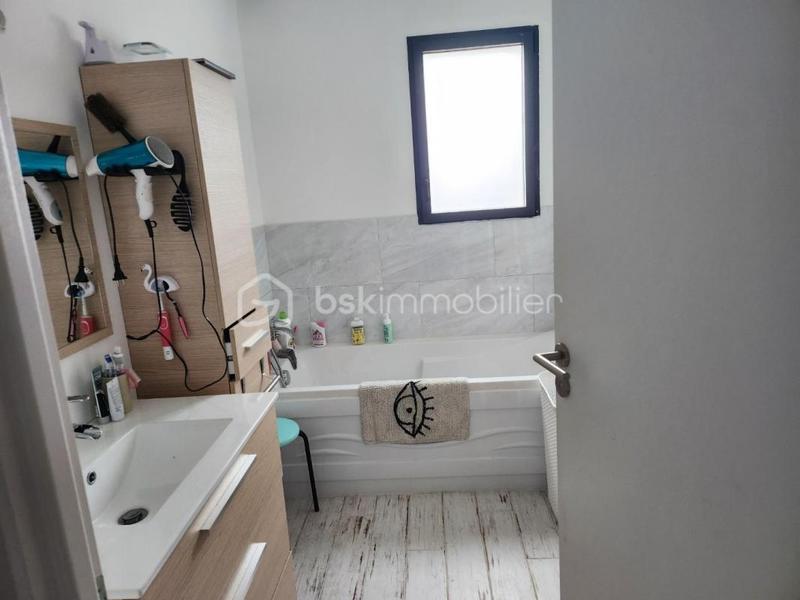 Maison - 93 m² - 4 pièces