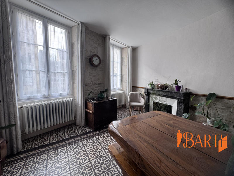 Maison ancienne - 317 m² - 7 pièces