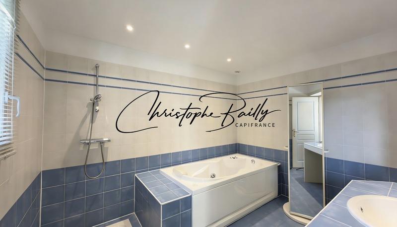 Maison - 223 m² - 7 pièces